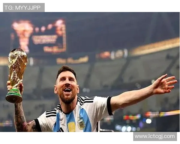 深邃眼神下的足球明星们如何在绿茵场上闪耀光芒与魅力