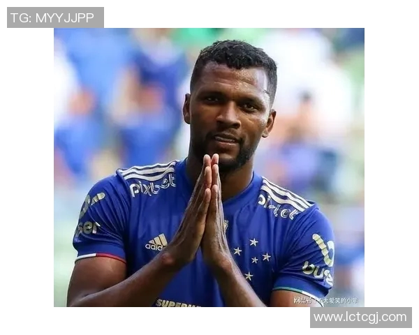 足球明星见到偶像时的惊喜与感动瞬间分享